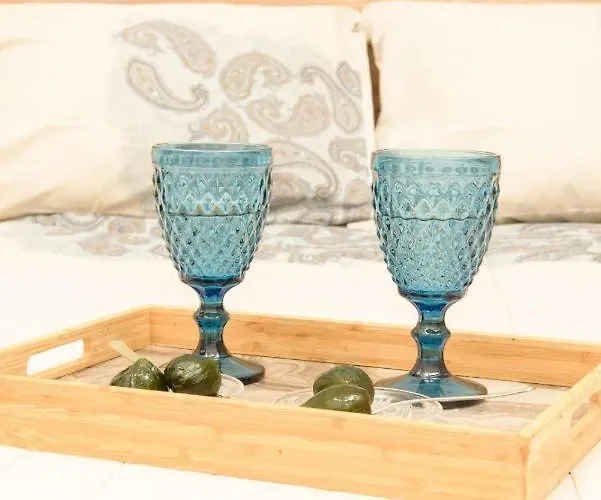 στ' ακρογιάλι Néa Ródha