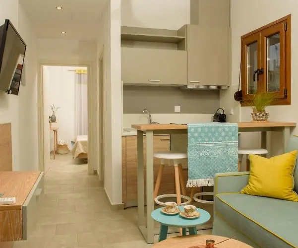 στ' ακρογιάλι Nea Roda